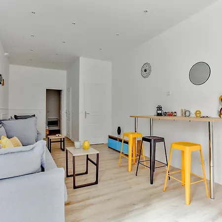 35 - Luxury Flat Grands Boulevards شقة