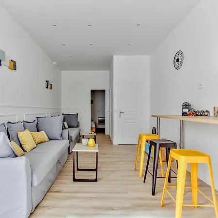 35 - Luxury Flat Grands Boulevards شقة باريس
